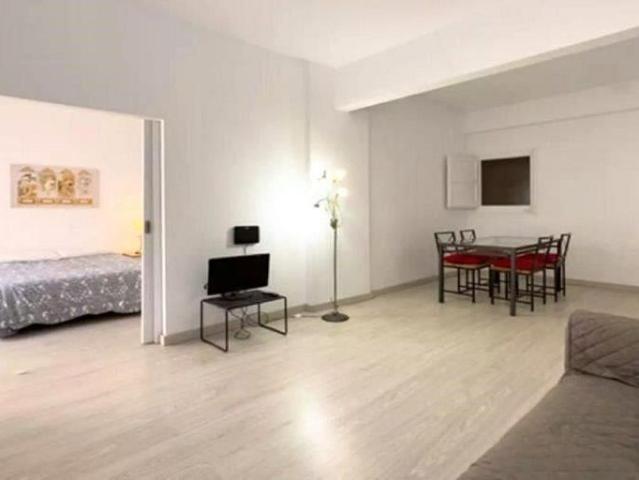 Local comercial en venta en Barcelona, de 52 m² 1 habitación por 230.000