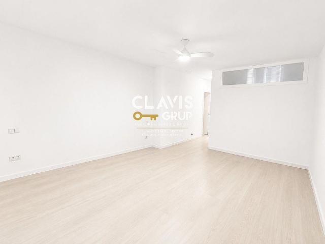 Local comercial en venta en Barcelona, de 68 m² 9 habitaciones por 139.000