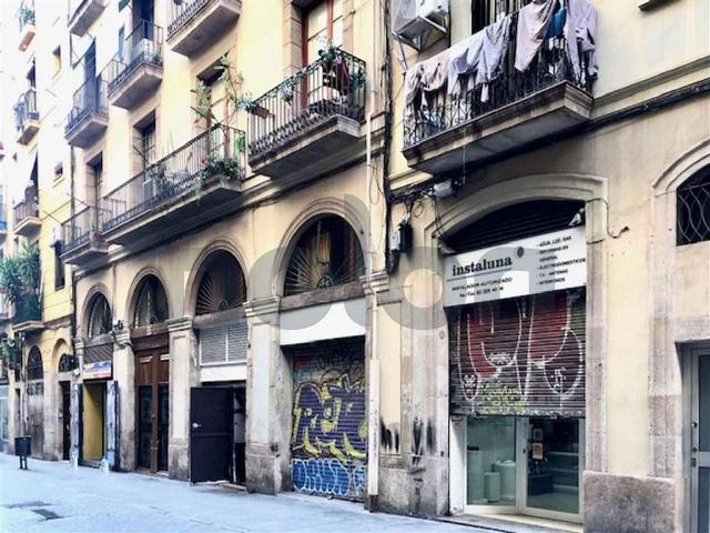 Local comercial en venta en calle De la Lluna, Barcelona, de 60 m² por 106.000