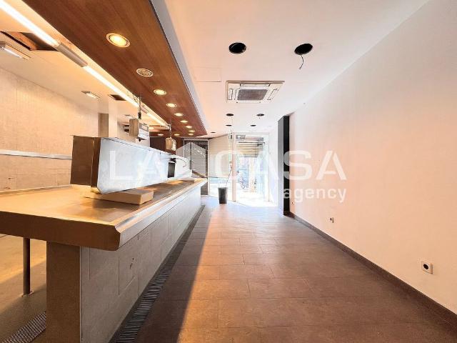 Local comercial en venta en Barcelona, de 77 m² 2 habitaciones por 135.000