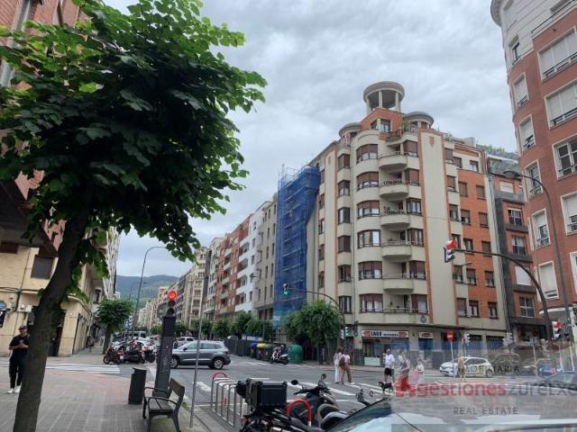 Local comercial en venta en Bilbao
