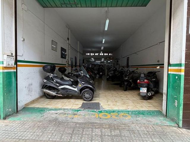 Local comercial en venta en Gavà, de 250 m² 1 habitación por 254.500
