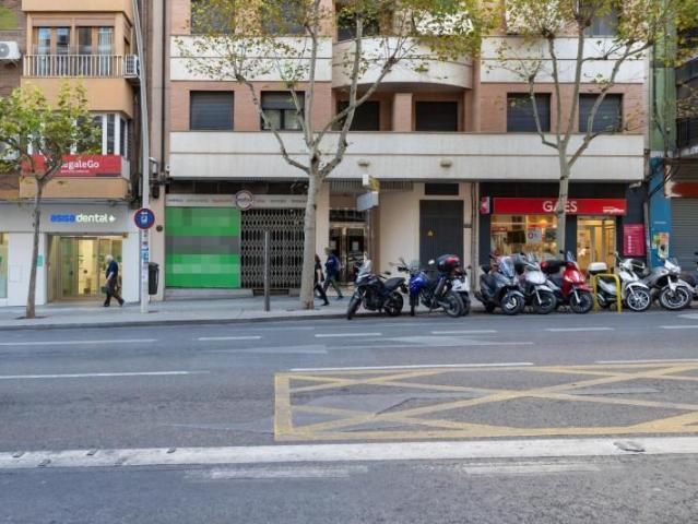 Local comercial en venta en Granada, Doctor Oloriz