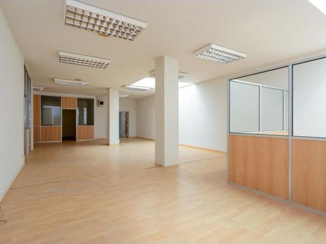 LOCAL COMERCIAL EN VENTA EN EL LLANO – AMPLIO Y VERSÁTIL