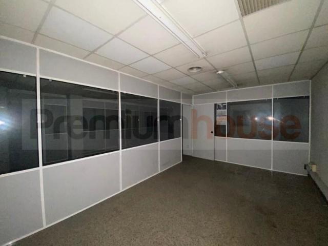 Local comercial en venta en Esplugues de Llobregat