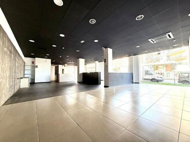 Local comercial en venta en Figueres, de 446 m² por 449.000