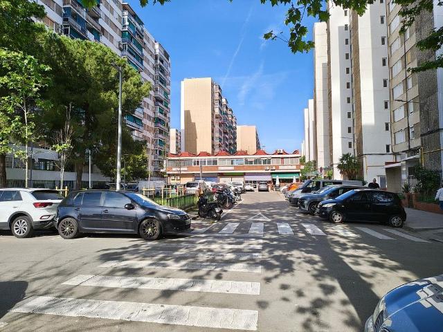 Local comercial en venta en Hospitalet de Llobregat, L´, de 43 m² por 86.000