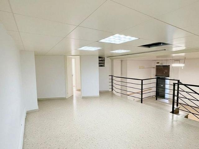 Local comercial en venta en Hospitalet de Llobregat, L´, de 73 m² por 120.000