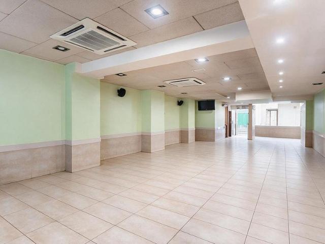 Local comercial en venta en Hospitalet de Llobregat, L´, de 110 m² por 150.000
