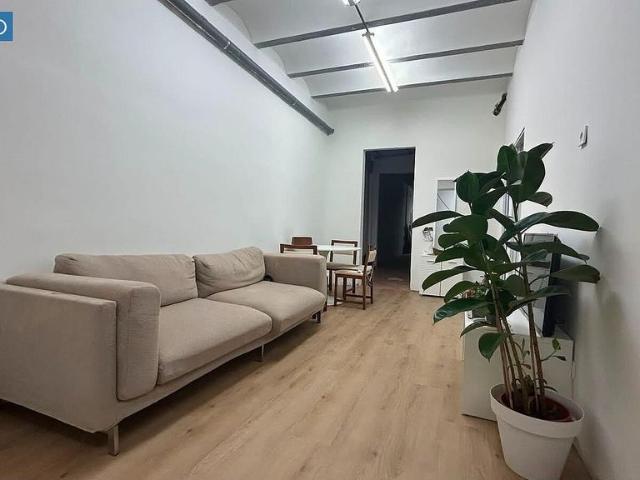 Local comercial en venta en Hospitalet de Llobregat, L´, de 130 m² 4 habitaciones por 170.000