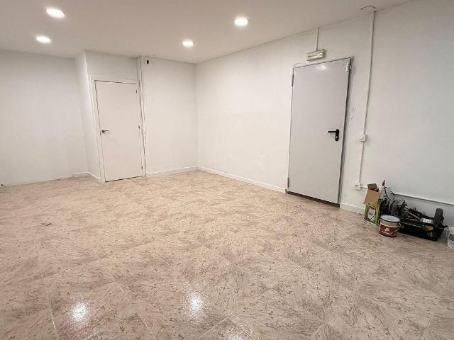 Local comercial en venta en Hospitalet de Llobregat, L´, de 160 m² 1 habitación por 233.000