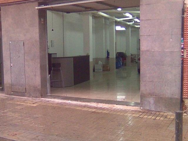 Local comercial en venta en Hospitalet de Llobregat, L´, de 180 m² por 195.000