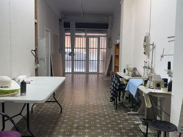 Local comercial en venta en Hospitalet de Llobregat, L´, de 194 m² 1 habitación por 149.000