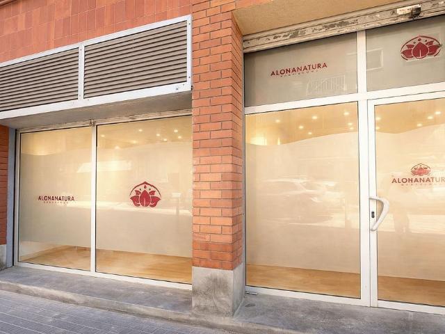 Local comercial en venta en Hospitalet de Llobregat, L´, de 245 m² 1 habitación por 385.000