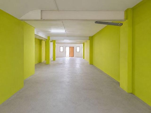 Local comercial en venta en Hospitalet de Llobregat, L´, de 291 m² 1 habitación por 220.000