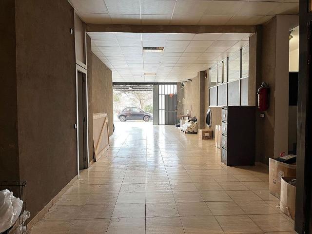 Local comercial en venta en Igualada, de 270 m² por 128.000