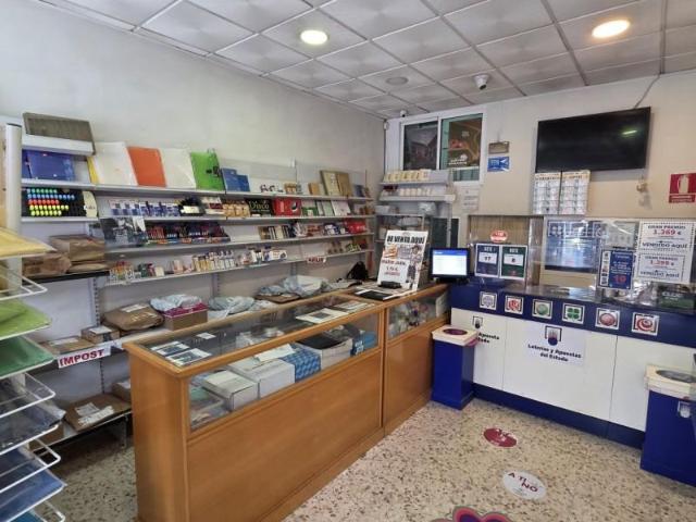 Local comercial en venta en Jaén, Polígono del Valle
