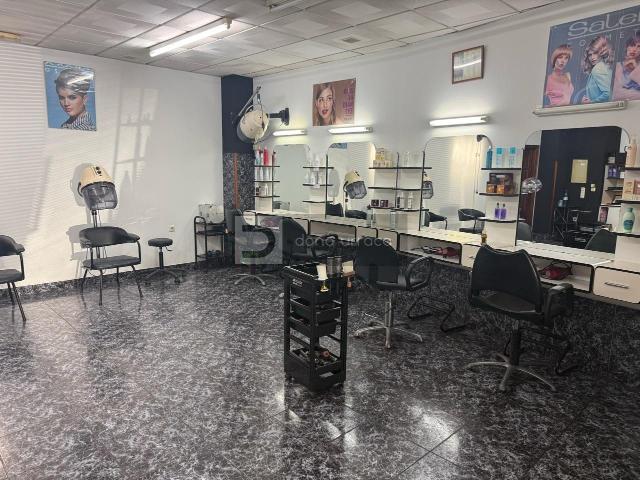 Local comercial en venta en O Porriño centro, 127 m², listo para peluquería o inversión