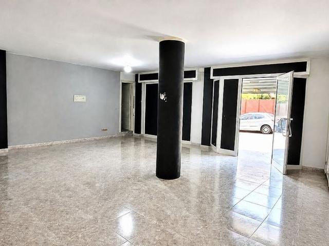 Local comercial en venta en Olesa de Montserrat, de 80 m² 1 habitación por 78.000
