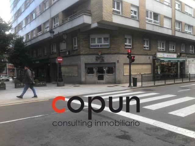 Local comercial en venta en Oviedo, Oviedo