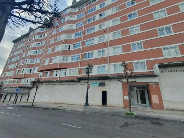 Local comercial en venta en Oviedo, Oviedo