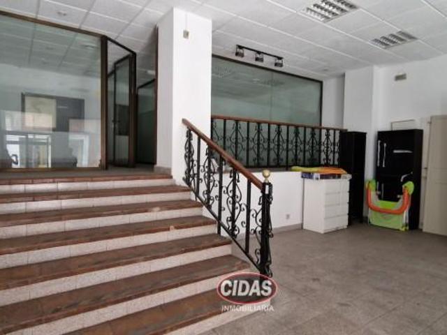 Local comercial en venta en Oviedo, Oviedo