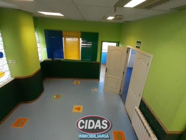 Local comercial en venta en Oviedo, Oviedo