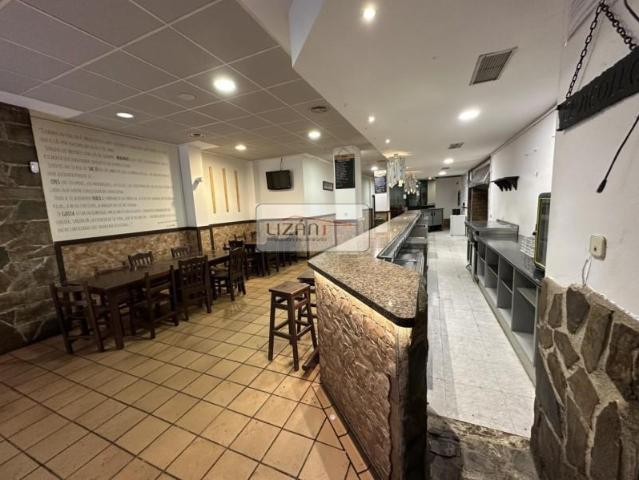 Local comercial en venta en Oviedo, Oviedo