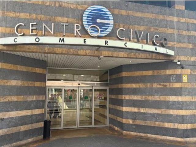 Local comercial en Venta en Oviedo, Asturias