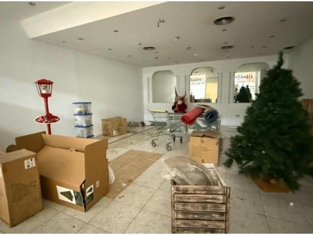 Local comercial en Venta en Oviedo, Asturias