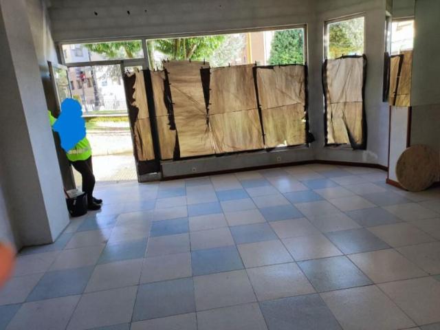 Local comercial en venta en Oviedo, Parque de Invierno