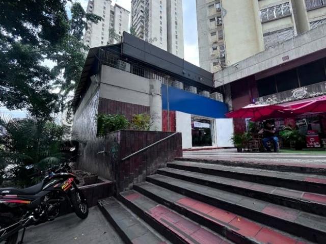 Local comercial en venta en los dos caminos a pie de calle JULI
