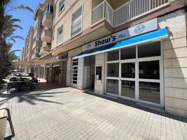 Local comercial en venta en La Marina, La Marina