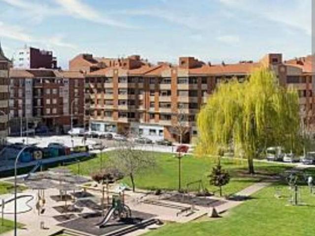 Local comercial en venta en León, San Pedro