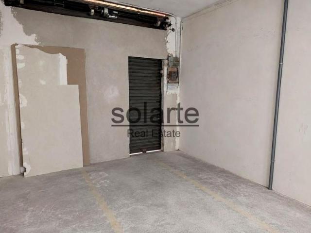 Local comercial en venta en L'Hospitalet de Llobregat, Carrer Llobregat, 08904