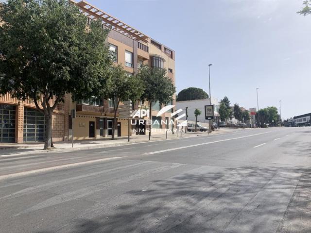 Local comercial en venta en Lucena, Avenida de la Guardia Civil, 14900