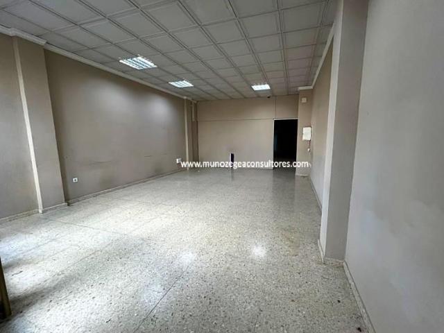 Local comercial en venta en Lucena, Avenida de la Infancia, 14900