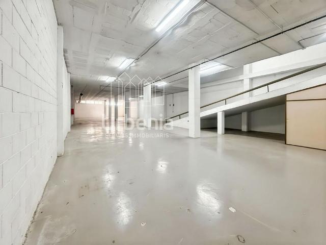 Local comercial en venta en Mataró, de 451 m² por 348.000