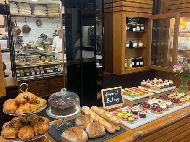 Local comercial en venta en Madrid, Calle de Fernández de los Ríos, 28015