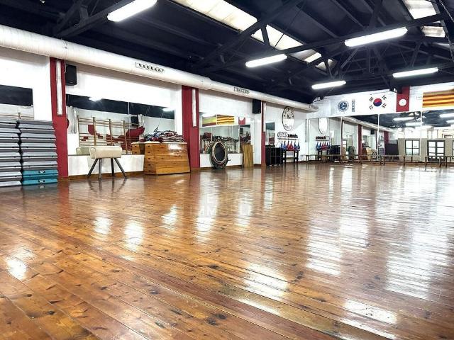 Local comercial en venta en Manresa, de 400 m² por 260.000