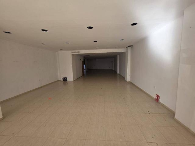 Local comercial en venta en calle De la Trieta, Manresa, de 180 m² por 223.000