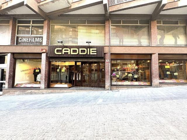 Local comercial en venta en Manresa, de 382 m² por 269.000