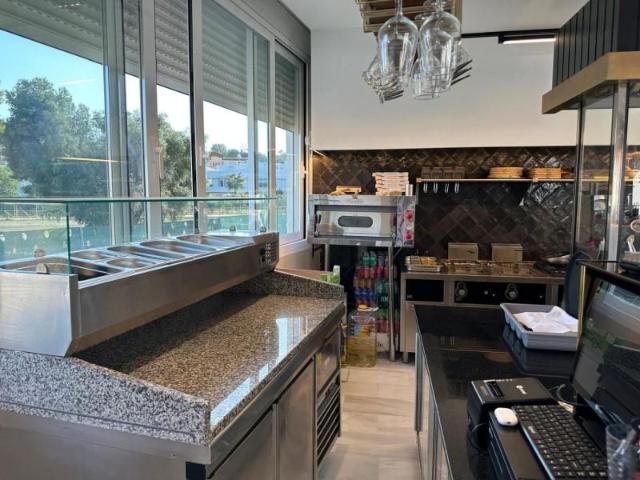 Local comercial en venta en Marbella, Nueva Andalucia