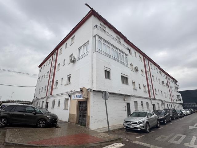 Local comercial en venta en Mérida, San Luis Albarregas