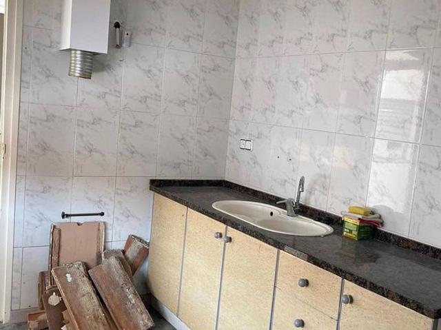 Local comercial en venta en Sabadell, de 150 m² 6 habitaciones por 140.000
