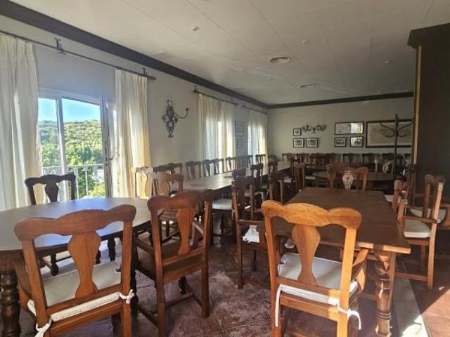 Local comercial en venta en San Roque, Guadiaro