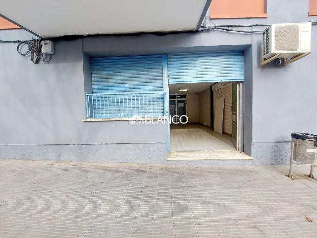 Local comercial en venta en Sant Vicenç dels Horts, de 110 m² por 150.170
