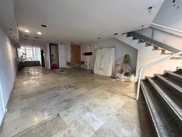 Local comercial en venta en Sant Adrià de Besos, de 146 m² 5 habitaciones por 228.000
