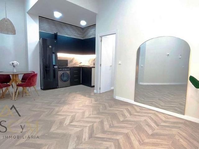 Local comercial en venta en Sant Boi de Llobregat, de 64 m² 2 habitaciones por 179.900