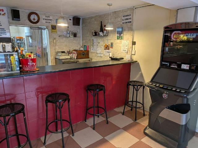 Local comercial en venta en Sant Boi de Llobregat, de 60 m² por 132.000